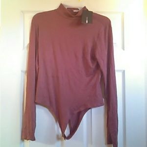 New Fashion Nova maroon bodysuut